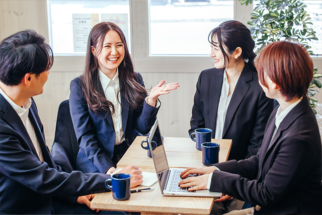 アートワークスが最も重視するのは、コミュニケーションとお客様の成果。KPI達成にこだわったメディア運用を行います。